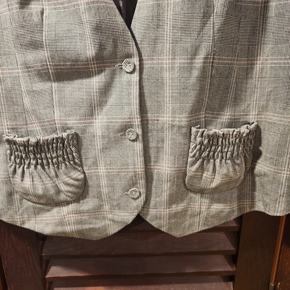 Sunny Leigh Dark Gray Vest - Picture 4 of 5
